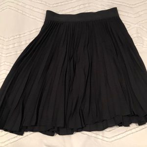 Babaton/Aritzia pleated skirts, size xxs